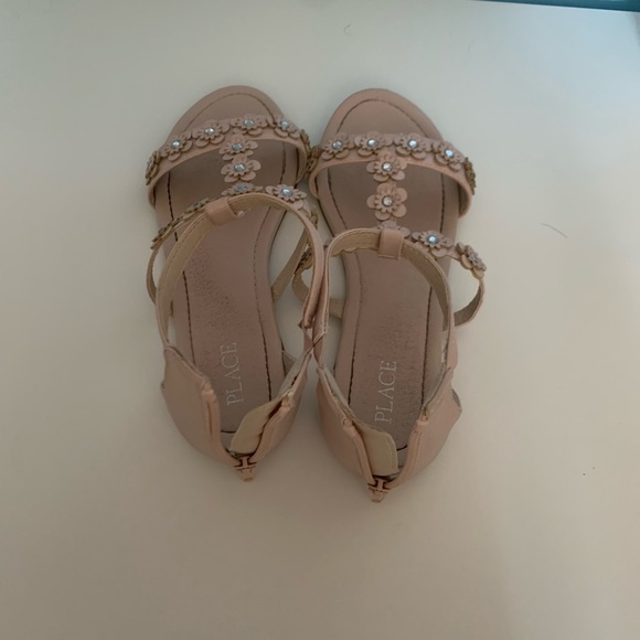 BEAUTIFUL Floral Pink Sandals!! - Picture 2 of 3